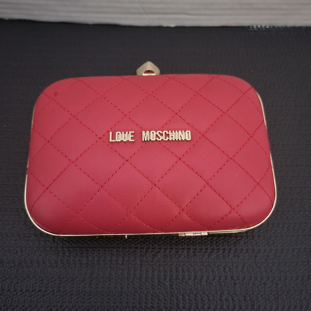 Love Moschino Chain Strap Quilted Small Bag.